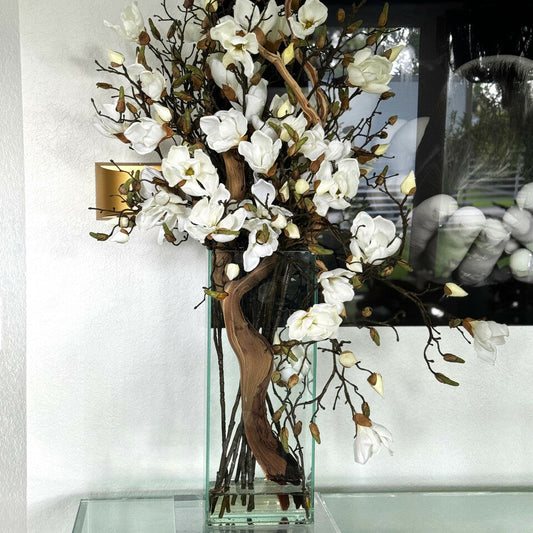 Weiße Magnolien-Vase im 20 Zoll hohen modernen Zuhause