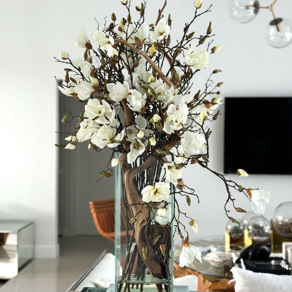 Weiße Magnolien-Vase im 20 Zoll hohen modernen Zuhause